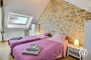 3 slaapkamers, reisbedje, gratis wifi, beddengoed