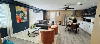 Stylish Cozy 2-bedroom Duplex  in enjoyable Stafford with WiFi, AC, Smart TVs