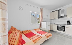 1 bedroom, iron/ironing board, free WiFi, bed sheets