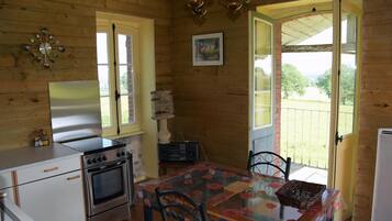 Mikroaaltouuni, uuni