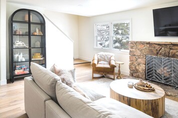 Park Avenue Retreat Living Room - Relax next to the Fireplace after a day on the mountain