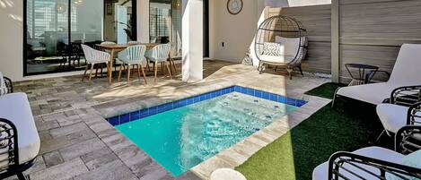 屋外ダイニングエリア