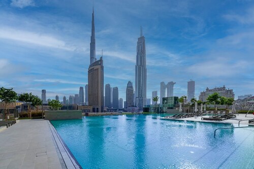 Burj K +Fountain Life Style XL Home w/Mall Access