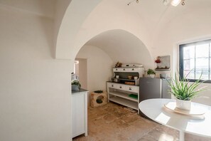 Interior - Unity House Spacious 2 bedroom - Masseria Ground Floor by Rentbeat (Ceglie Messapica)
