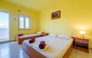 1 bedroom, free WiFi, bed sheets