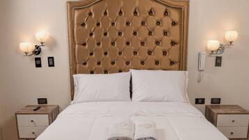 Classic Single Room, 1 Large Twin Bed | 1 bedroom, desk, free WiFi