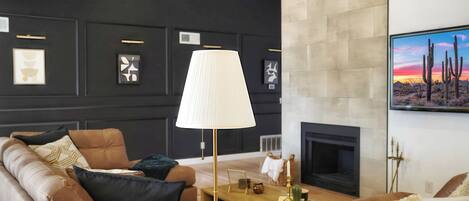Smart TV, fireplace