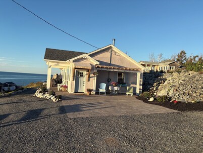 Xanadu By The Sea Premium Cottage Rentals(The Hydrangeas)