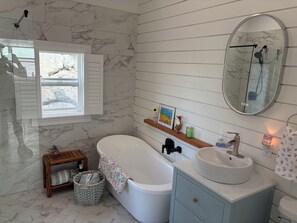 Bidet, towels - Xanadu By The Sea Premium Cottage Rentals(The Hydrangeas) (Antigonish)