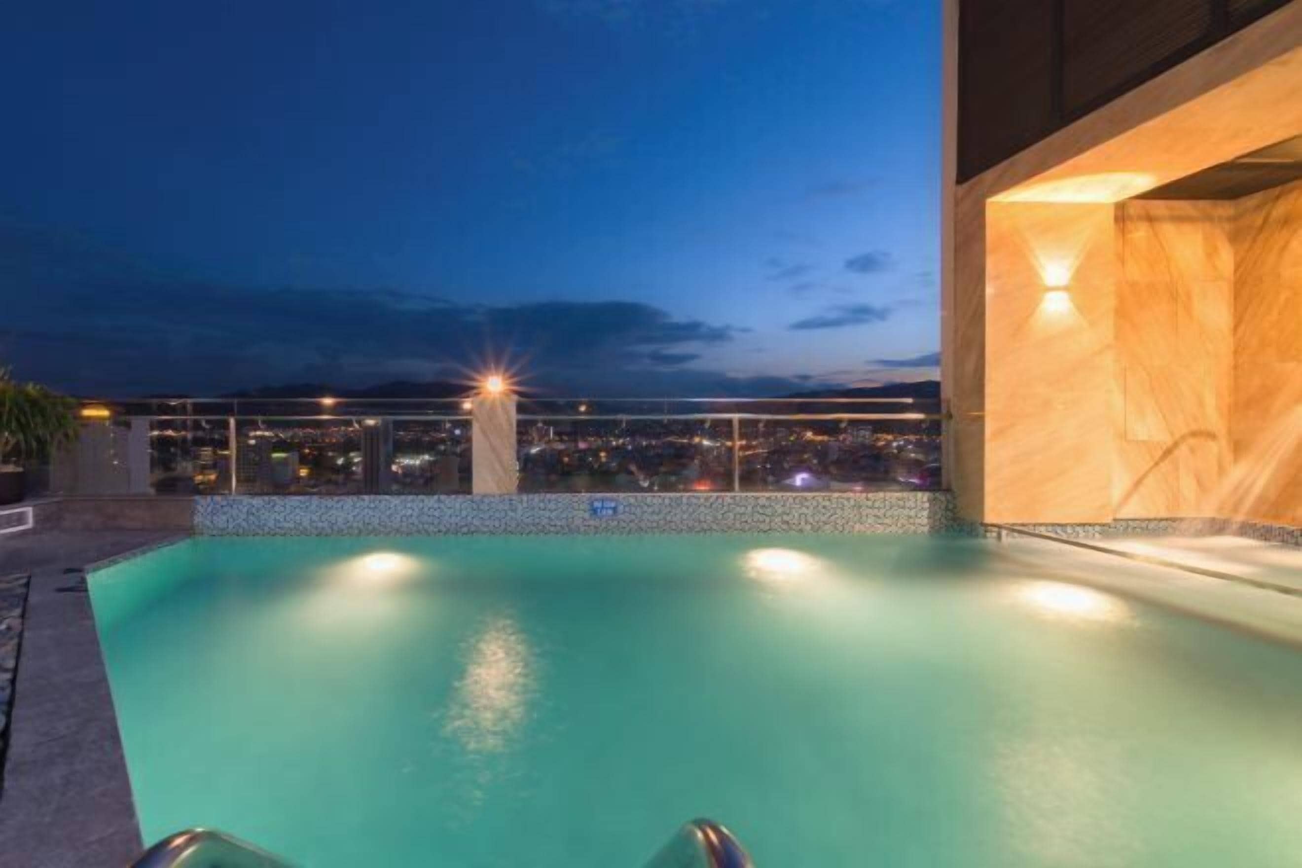 الإطلالة من المنشأة