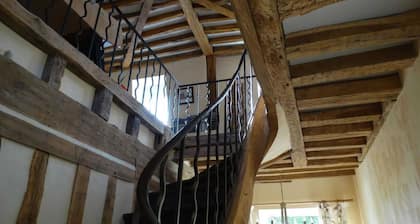 GĂźte ChĂąteau de Montboulon-14 personnes Piscine et Jacuzzi