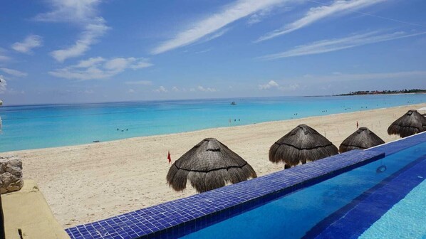 On the beach - Cancun Plaza by Andiani Travel (Cancun)