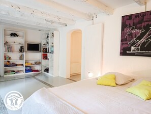 5 chambres, accès au Wi-Fi (inclus)