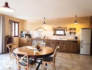 Kjøleskap, mikrobølgeovn og oppvaskmaskin