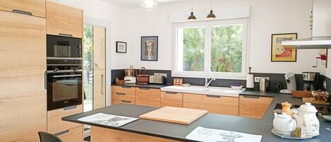 Réfrigérateur, micro-ondes, lave-vaisselle