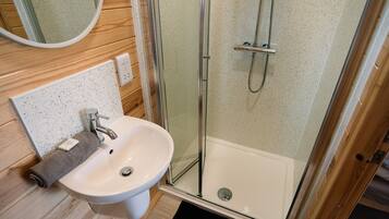 Douche, serviettes fournies