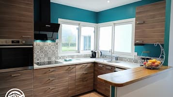 Microwave, dishwasher