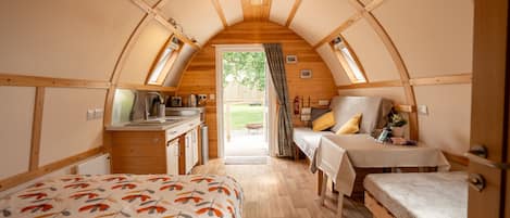 1 makuuhuone, työpöytä, vauvan matkasänky, ilmainen Wi-Fi