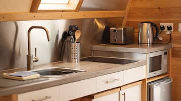 Coffee/tea maker, microwave, stovetop, electric kettle