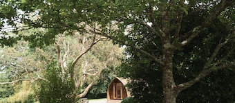 Cosy En-suite Wigwam Glamping Pod