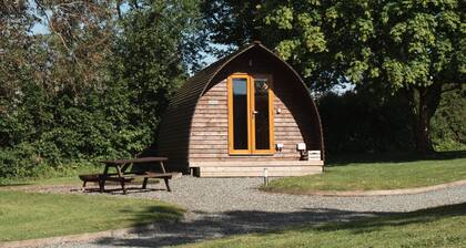Cosy En-suite Wigwam Glamping Pod