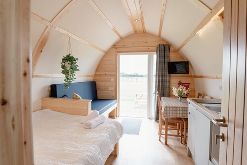 Cosy En-Suite Cabin near Newark