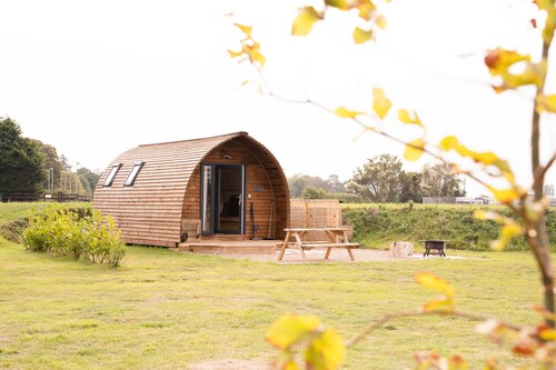 Cosy En-Suite Cabin near Newark