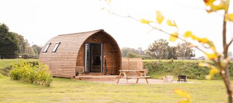 Cosy En-Suite Cabin near Newark