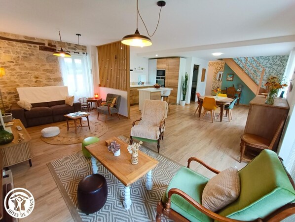 TV - La Petite Maison - BETAILLE (BETAILLE)