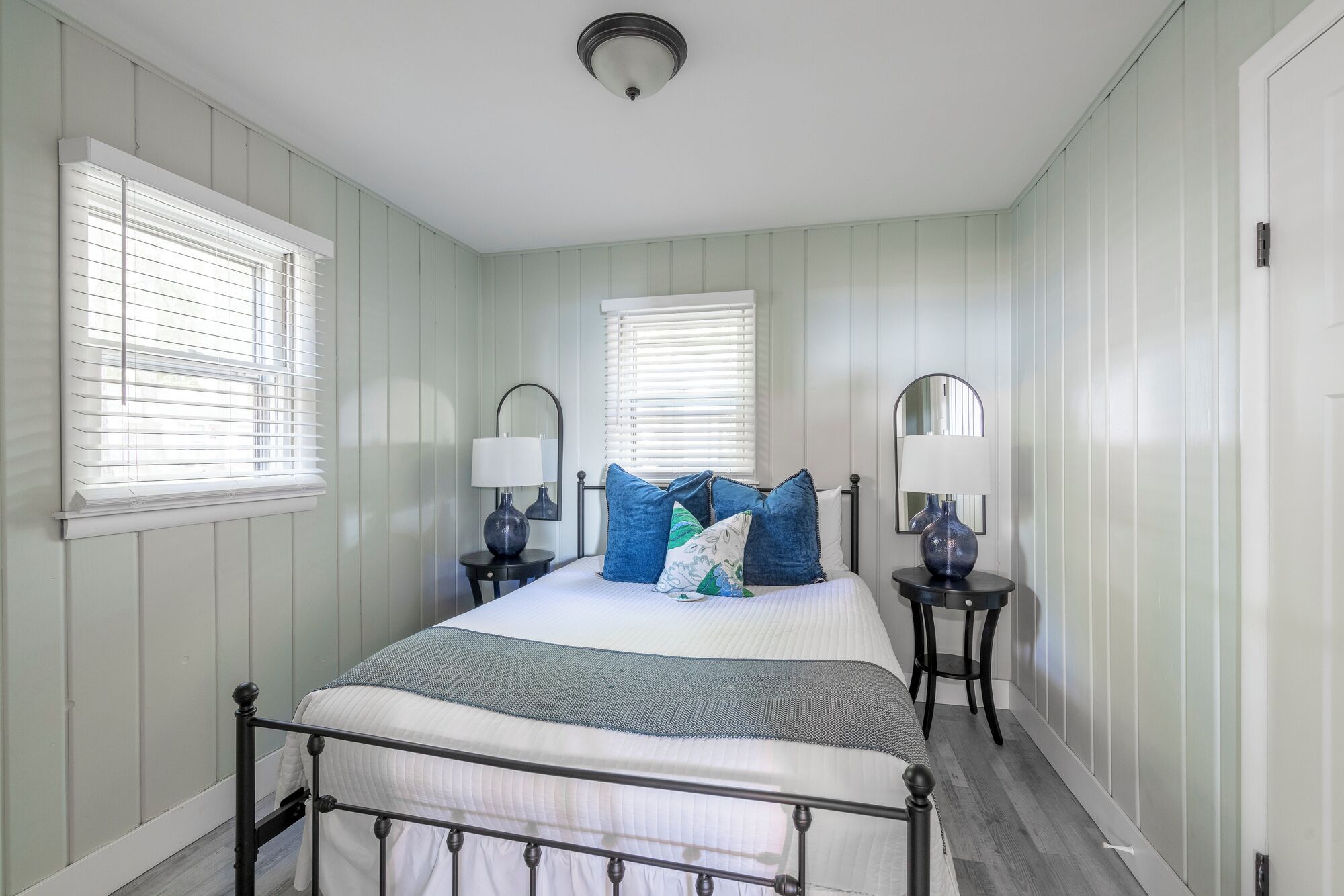 2 多间卧室、WiFi、床单