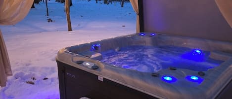 Bain à remous extérieur