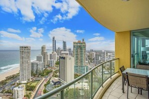 Cribs/infant beds - Mantra Sun City (Surfers Paradise)