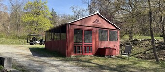 Red Cottage - Lakeside Property!