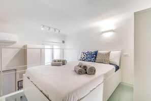 1 多间卧室、熨斗/熨衣板、WiFi、床单