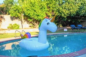 Outdoor pool - Vacation 4BR Oasis Near Disney + Pool & Arcade (Fullerton)