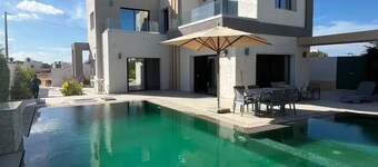 Villa with pool in Djerba Tezdain sea view