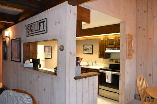 Charming 3-bedroom condo in Bromley Village.