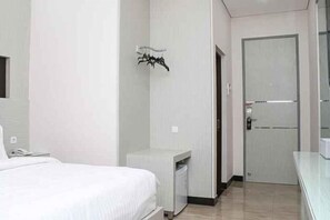 Room - Helsinki Hotel Palu (South Palu)