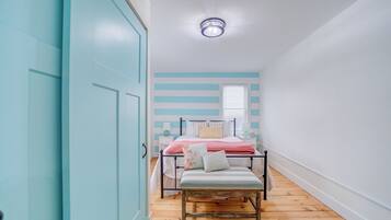 2 bedrooms, WiFi, bed sheets