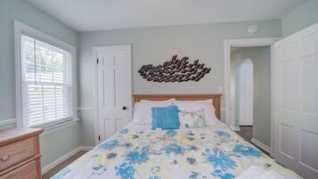 3 bedrooms, WiFi, bed sheets