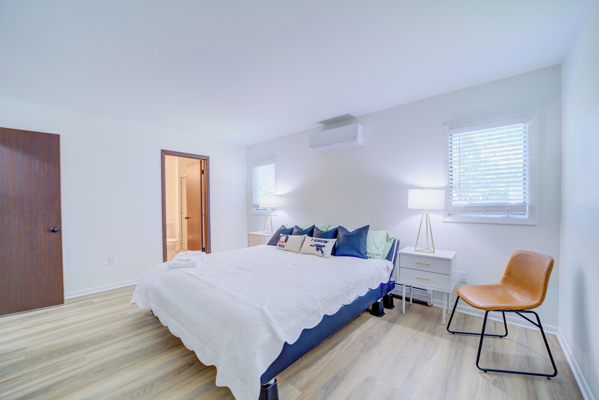 4 bedrooms, WiFi, bed sheets