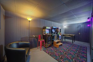 Game room - 1924 Firehouse No. 6 (Muskegon)