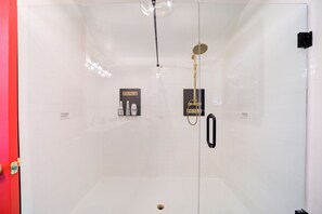 Shower, hair dryer, towels - 1924 Firehouse No. 6 (Muskegon)