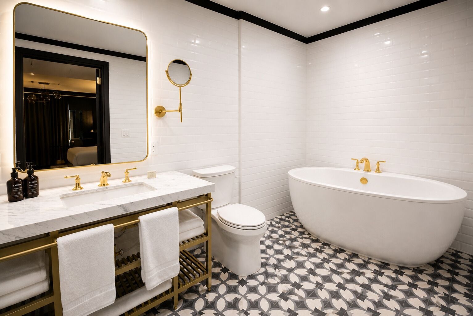 Toalettartikler (inkludert), hårføner, tøfler og håndklær