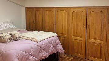 2 bedrooms, WiFi, bed sheets