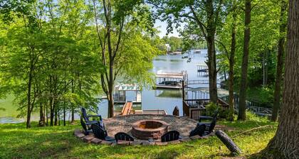 Lucky Dozen Lakehouse-Dock, Slip, Kayaks, SUPs