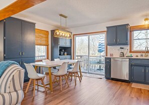 Dining - Lucky Dozen Lakehouse-Dock, Slip, Kayaks, SUPs (Winchester)