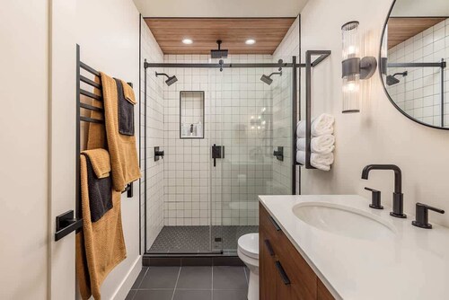 Slopeside Suite at Alyeska| Ski In Ski Out