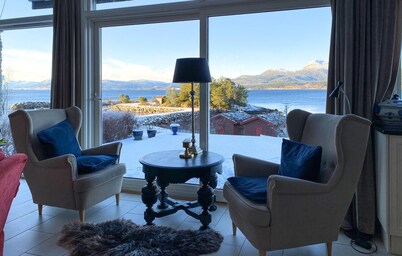Cozy home in øydegard