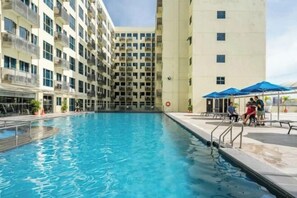 Outdoor pool - BAEY D'VILLA RESIDENCE KOTA KINABALU (Kota Kinabalu)